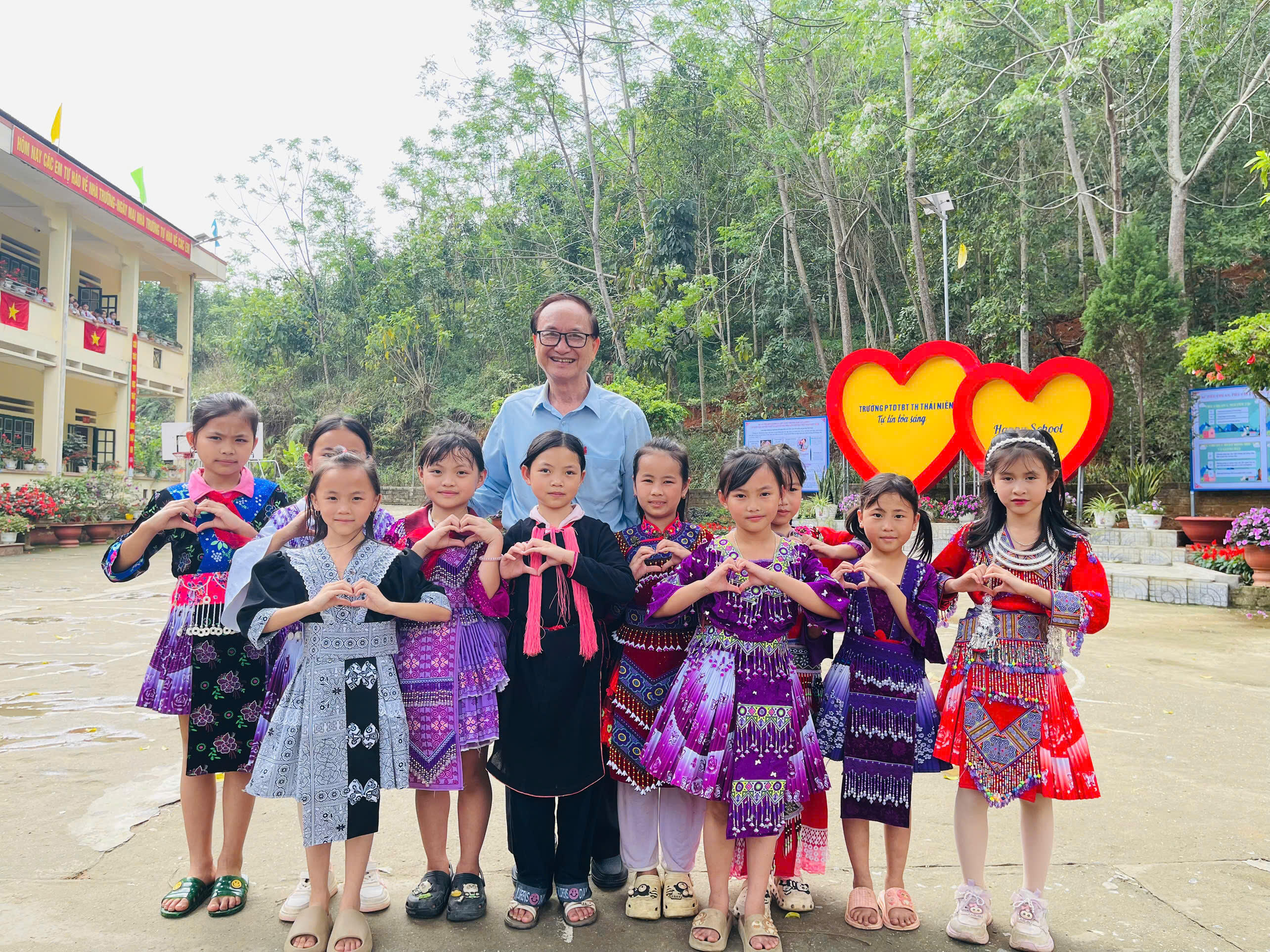 Project "Pilot to evaluate and rank happy schools at the national level in Vietnam
